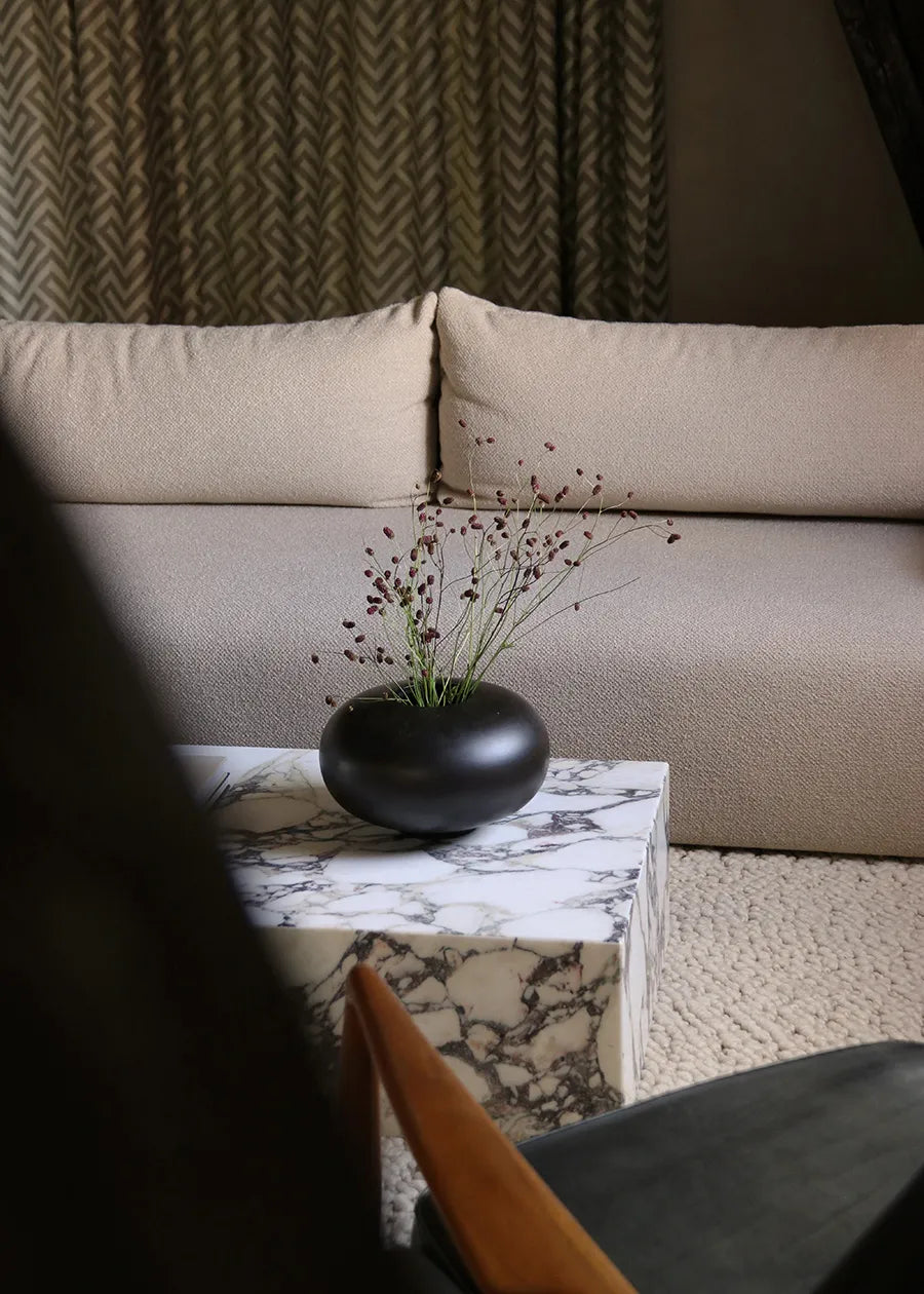 Offset Sofa 2-Seater, bouclé 02 fra Audo Copenhagen