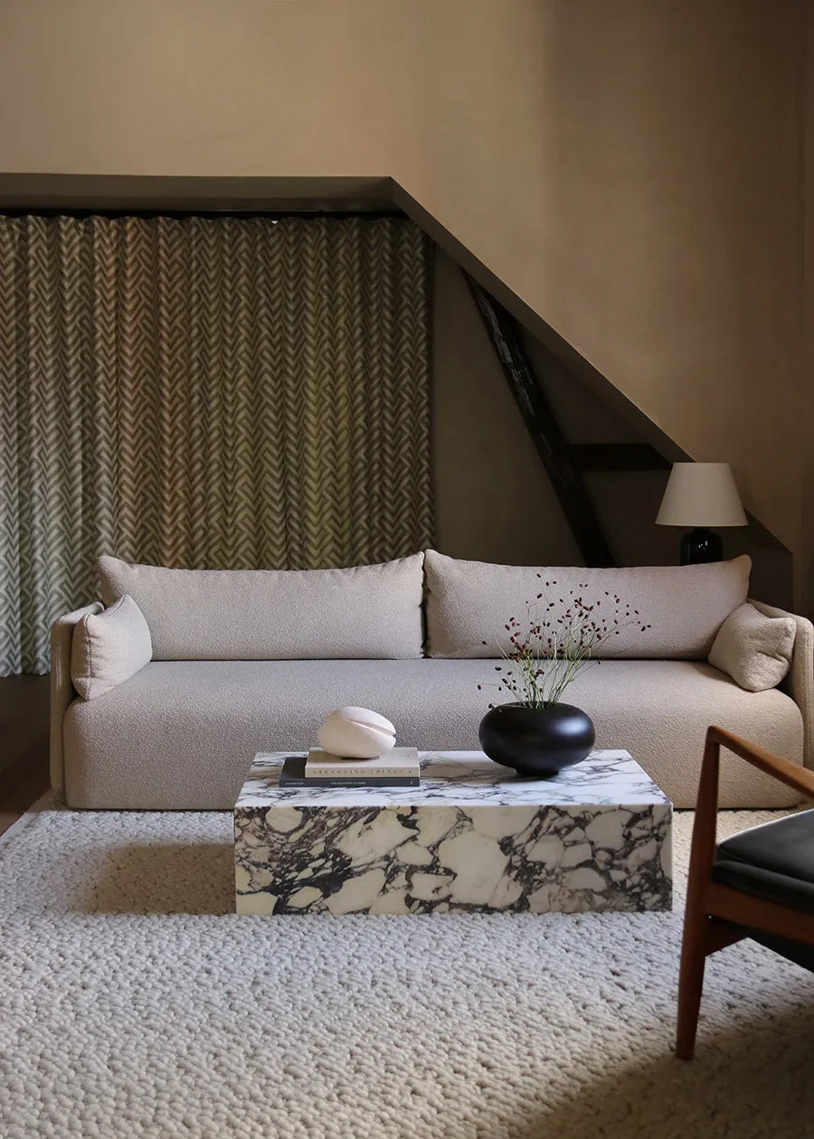 Offset Sofa 2-Seater, bouclé 02 fra Audo Copenhagen