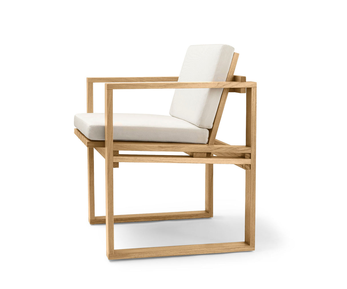 Bodil Kjær havesæt i teak med 1 havebord og 4 havestole inkl. hynder fra Carl Hansen & Søn - 7 - Jacobsen Plus