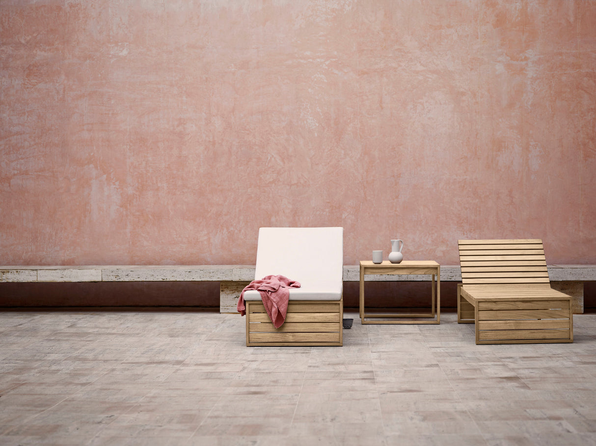 Bodil Kjær udendørs loungesæt i teak med 1 bord, 1 bænk og 2 loungestole inkl. hynder fra Carl Hansen & Søn - 12 - Jacobsen Plus