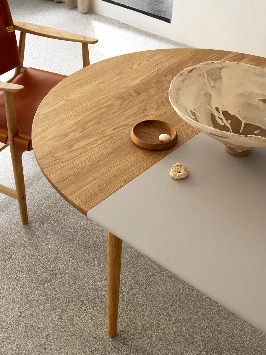 BM0121 Spisebord, olieret eg af Børge Mogensen