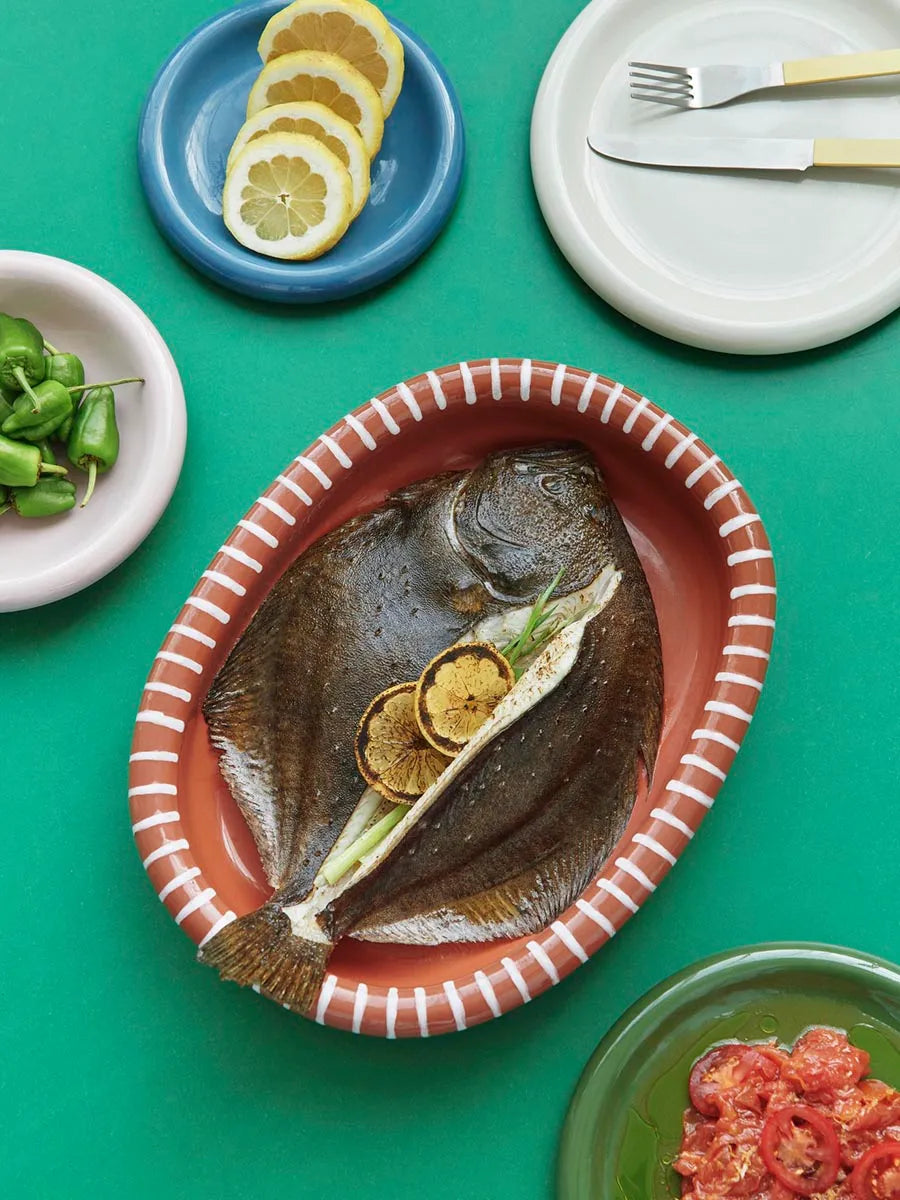 Barro Oval Dish, large fra Hay