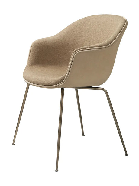 Bat spisebordsstol, fuldpolstret fra GUBI - Prisgruppe 1 / Conic base / Black base - Jacobsen Plus
