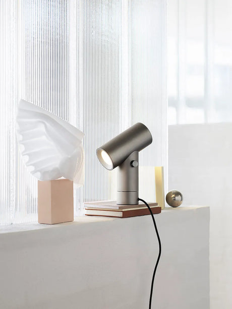 Beam Table Lamp fra Muuto - Black - Jacobsen Plus