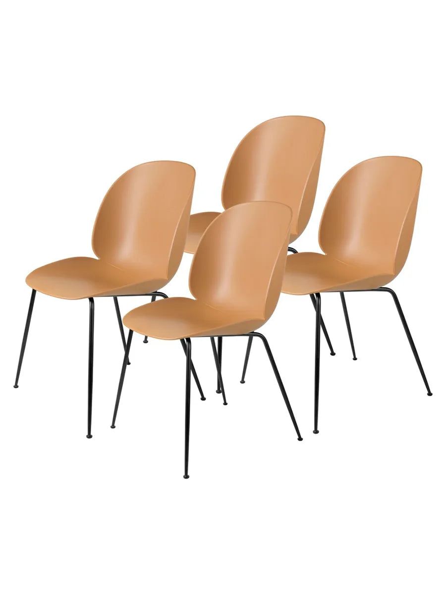 Beetle Chair, conic base 4 stk. fra GUBI - Amber Brown / Black Matt base - Jacobsen Plus