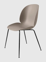 Beetle Chair, upolstret fra GUBI - New beige shell / Conic base / Black base - Jacobsen Plus