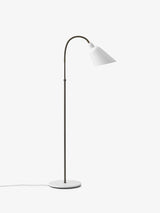 AJ7 Bellevue gulvlampe af Arne Jacobsen - White & Bronzed Brass - Jacobsen Plus