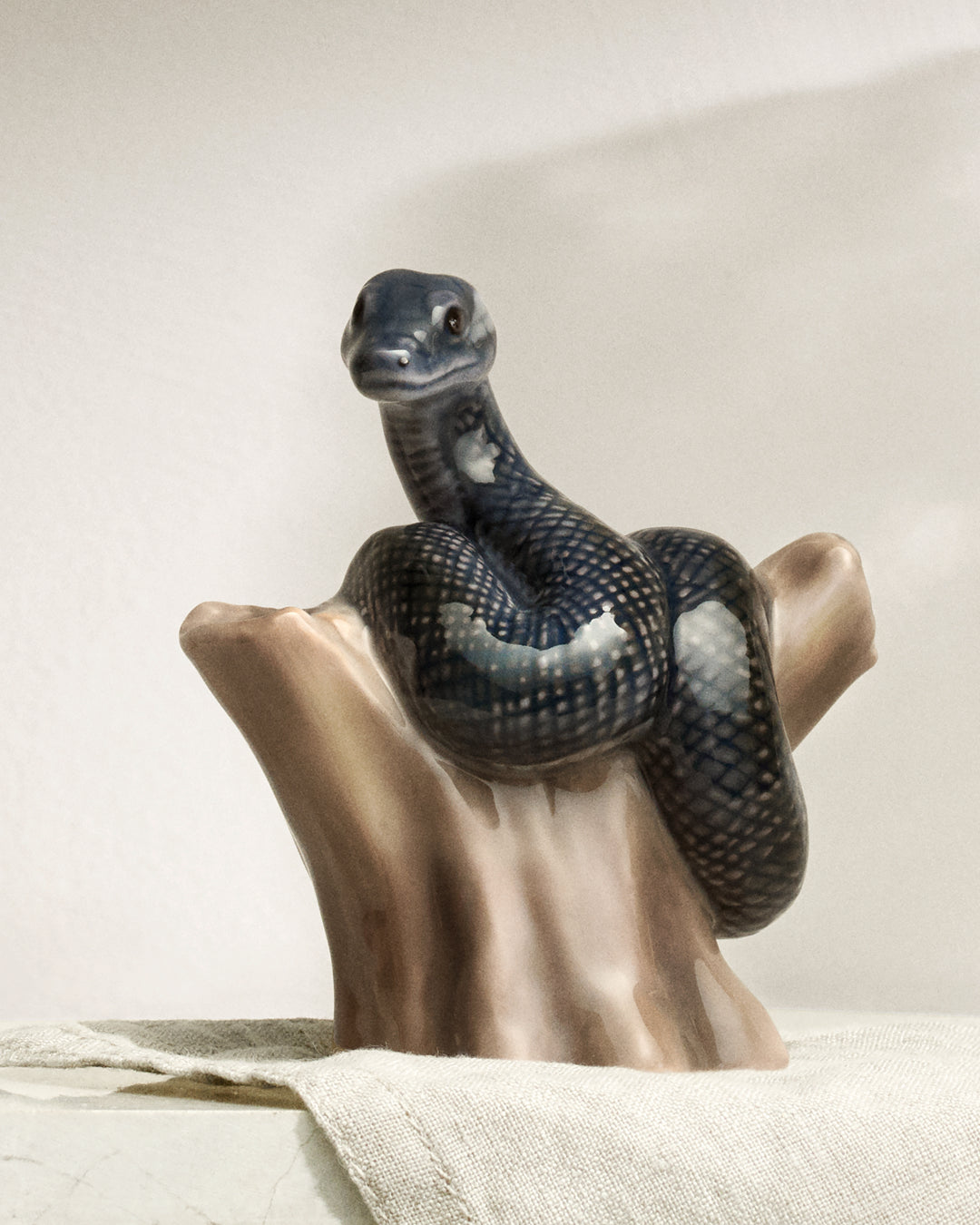 Stjernetegnsfigur Slange 2025 fra Royal Copenhagen - 2 - Jacobsen Plus