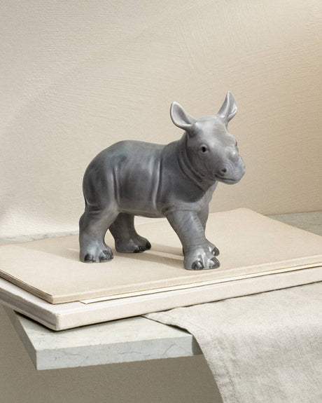 Babynæsehorn Årets figur 2025 fra Royal Copenhagen - 2 - Jacobsen Plus