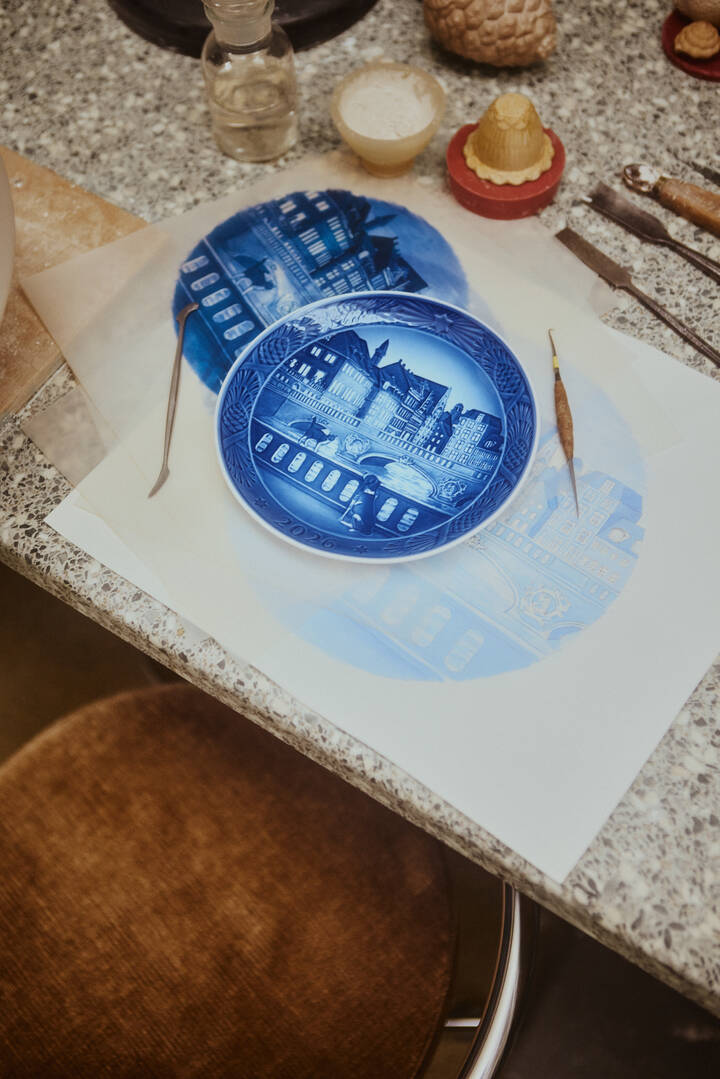 Juleplatte 2026, Marmorbroen, 18 cm fra Royal Copenhagen - 3 - Jacobsen Plus