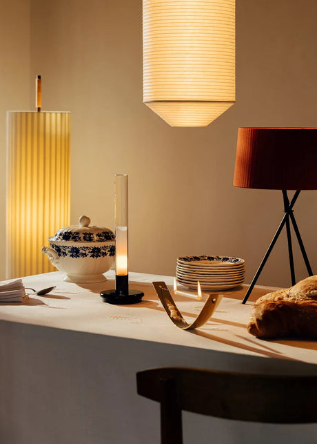 Tripode Bordlampe, red amber fra Santa and Cole - 2 - Jacobsen Plus