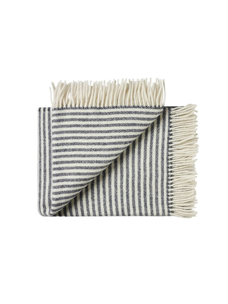Silkeborg Uldspinderi - Bogø Plaid, Sailor Blue, 140x240 cm - Jacobsen Plus