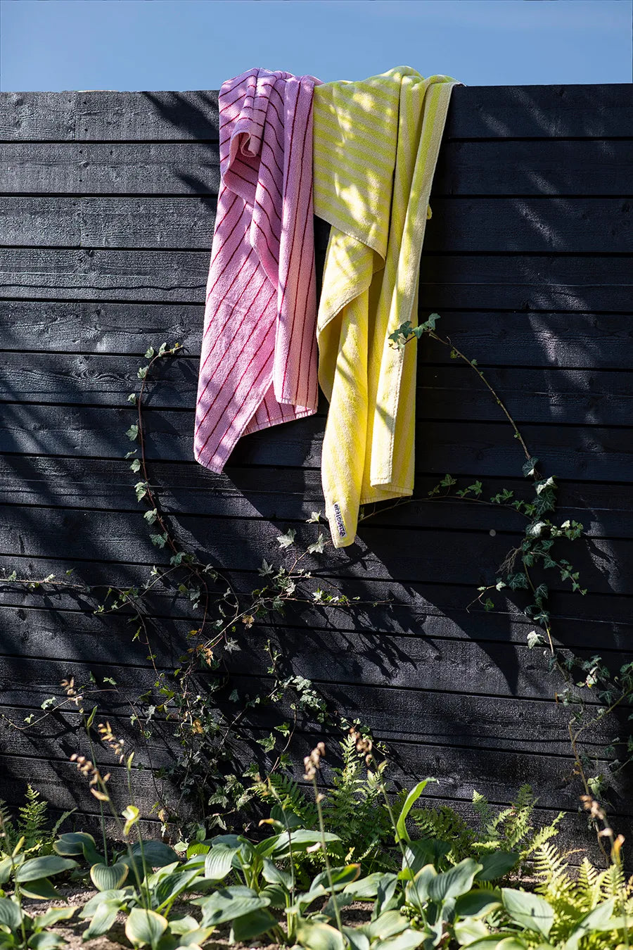 Naram towel - Baby pink & Ski patrol fra Bongusta