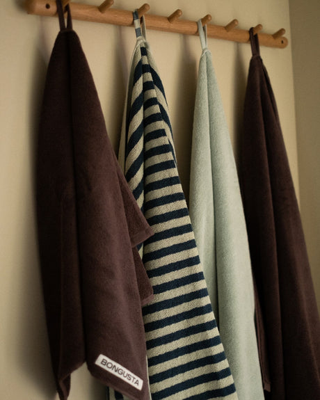 Naram towel - Sea foam & Deep teal fra Bongusta - 2 - Jacobsen Plus
