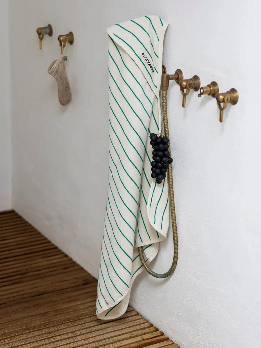 Naram Baby Towel, white & grass fra Bongusta