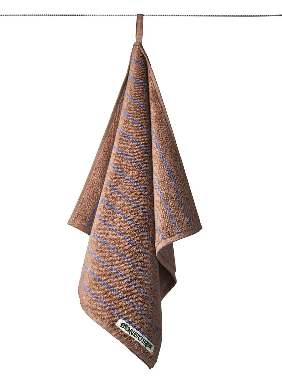 Naram towel - Camel & Ultramarine blue fra Bongusta