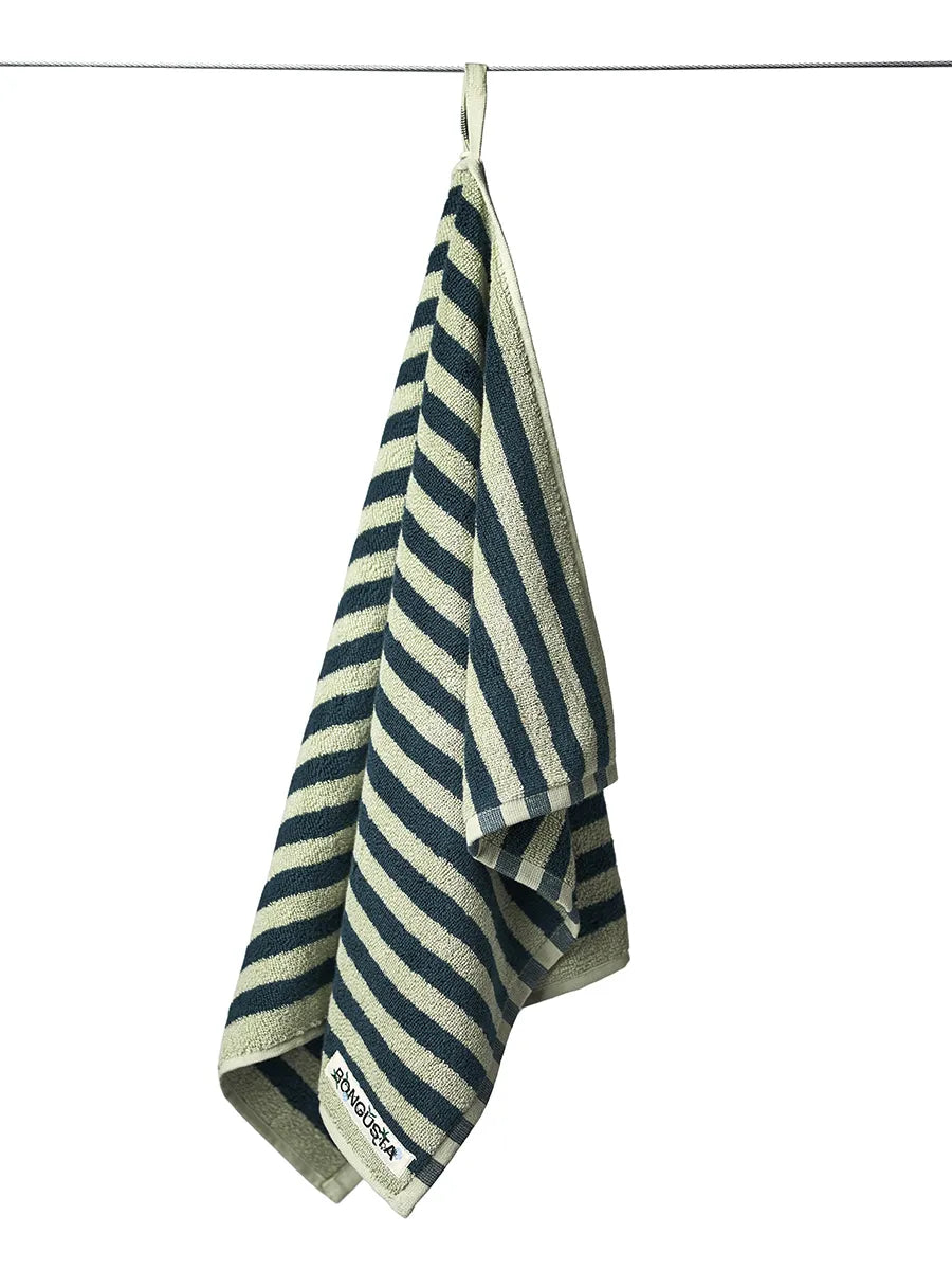 Naram towel - Sea foam & Deep teal fra Bongusta
