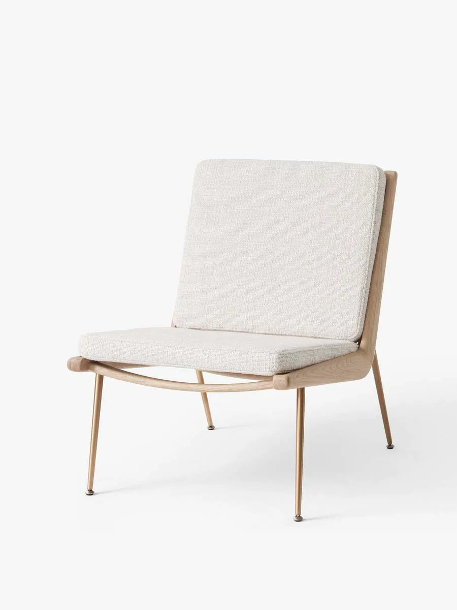 Boomerang HM1 lænestol af Hvidt & Mølgaard - Loop Cream K5042-33 / Eg - messing - Jacobsen Plus