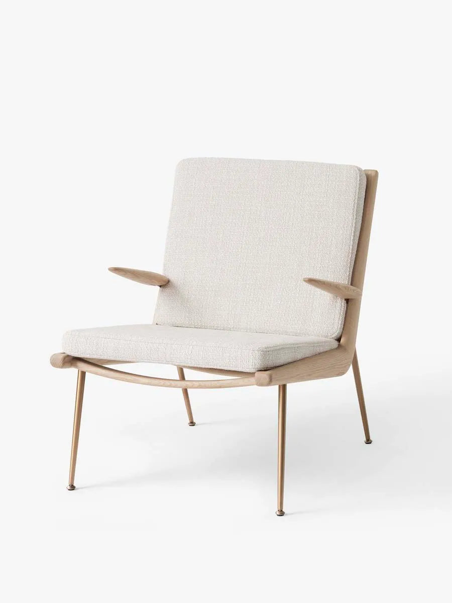 Boomerang HM2 lænestol af Hvidt & Mølgaard - Loop Cream K5042-33 / Eg - messing - Jacobsen Plus