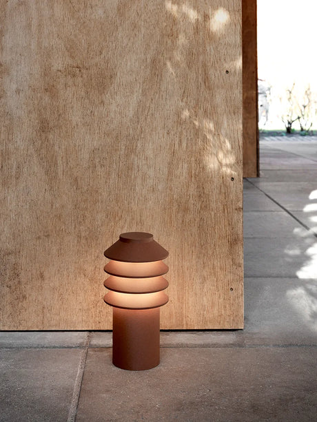 Bysted Garden Corten, Lav fra Louis Poulsen - Pullertmast med fodpanel u-adaptor / LED 2700K - Jacobsen Plus