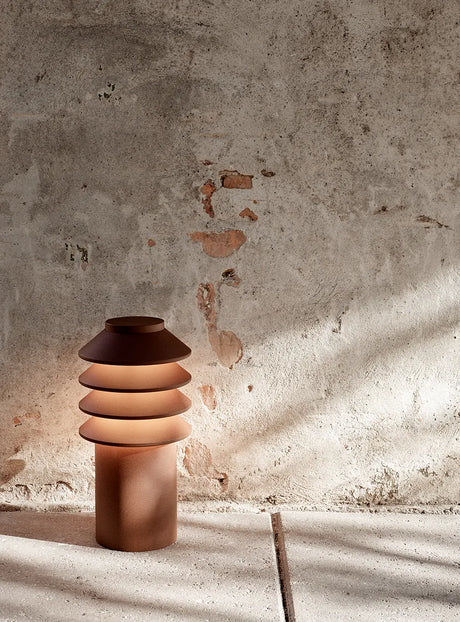 Bysted Garden Corten, Lav fra Louis Poulsen - Pullertmast med fodpanel u-adaptor / LED 2700K - Jacobsen Plus