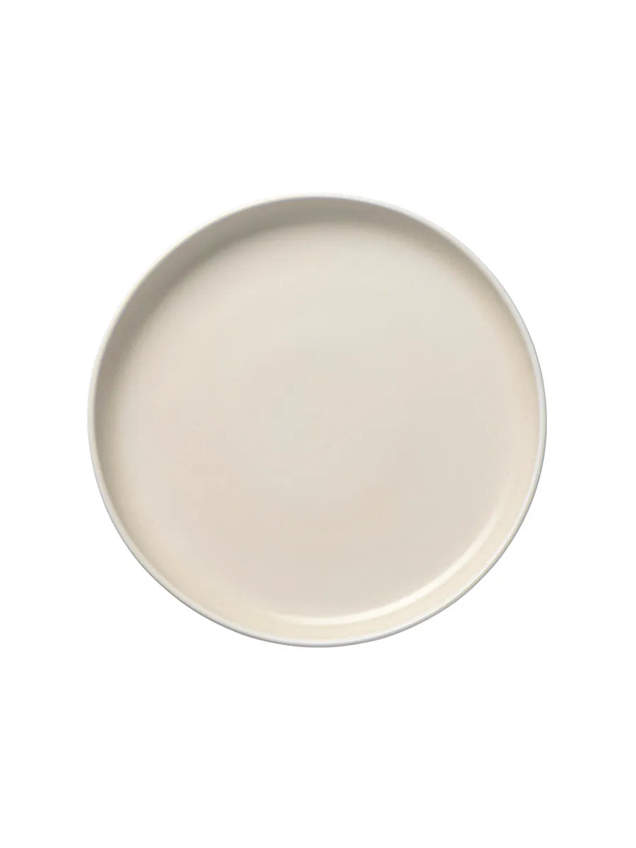 Pisu 16 Plate, vanilla white fra Louise Roe