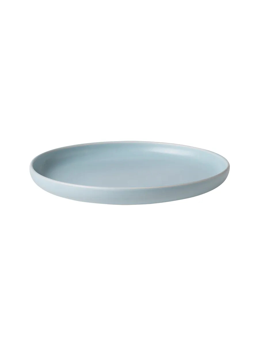 Pisu 11 Plate, sky blue fra Louise Roe