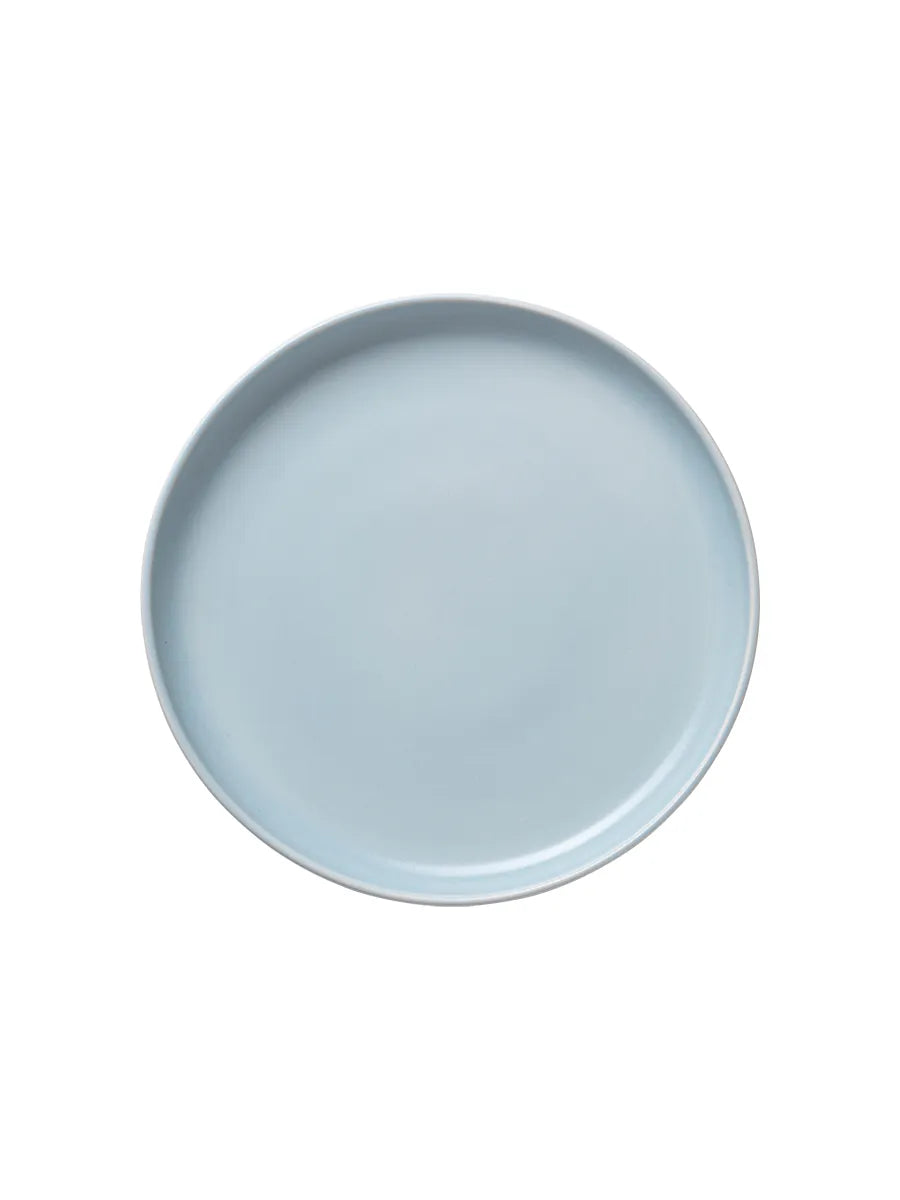 Pisu 11 Plate, sky blue fra Louise Roe
