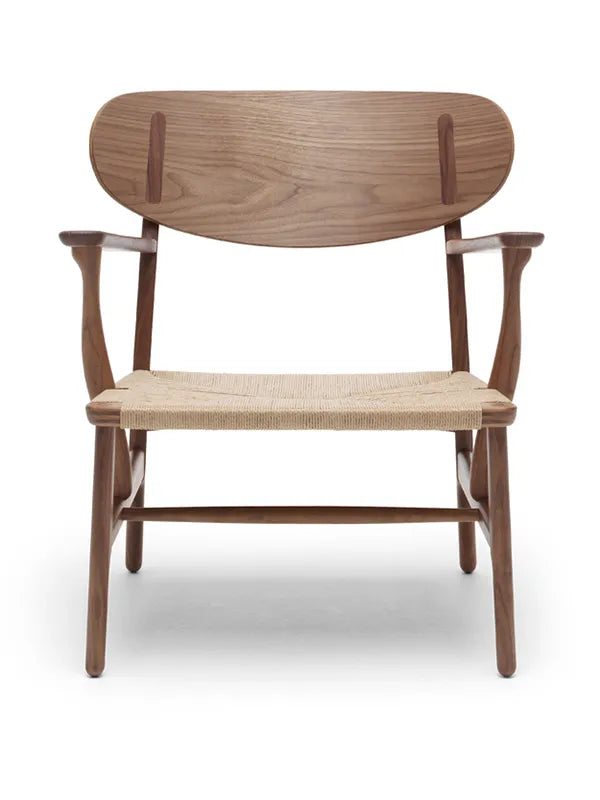 CH22 Loungestol af Hans J. Wegner - Natur / Valnød - oliebehandlet - Jacobsen Plus