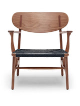 CH22 Loungestol af Hans J. Wegner - Sort / Valnød - oliebehandlet - Jacobsen Plus