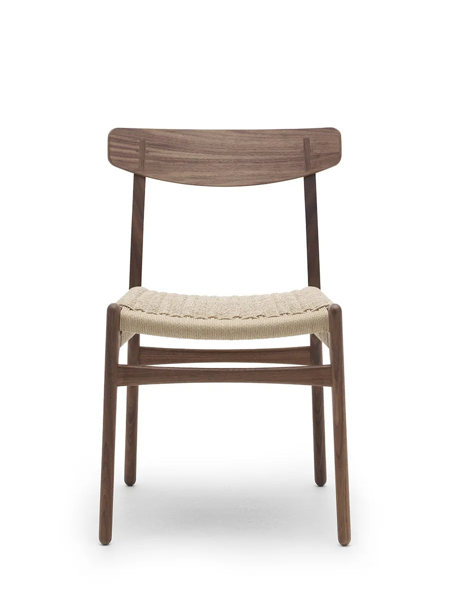 CH23 Spisestol, valnød olie af Hans J. Wegner