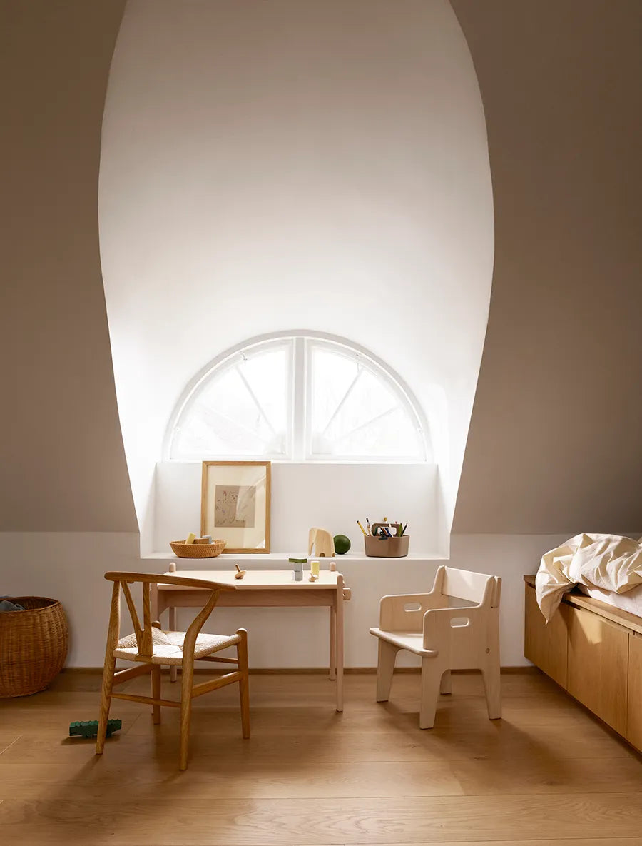 CH24 Children's Chair af Hans J. Wegner - 3 - Jacobsen Plus