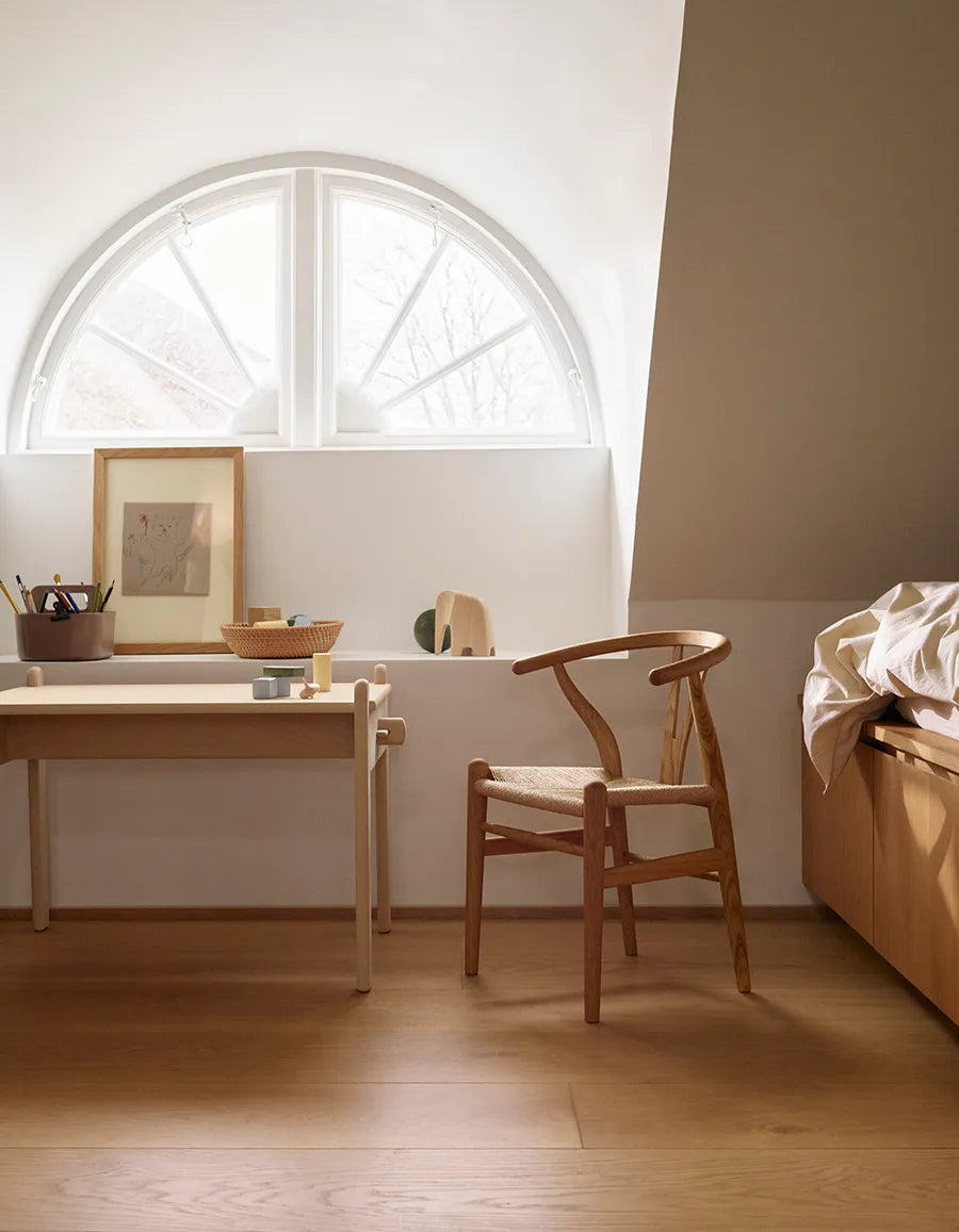 CH24 Children's Chair af Hans J. Wegner - 6 - Jacobsen Plus