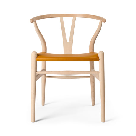 Y-stol CH24P, Bøg sæbe med Loke 7050 læder af Hans J. Wegner - Jacobsen Plus