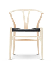 Y-stol CH24, Ask sæbe med sort flet af Hans J. Wegner