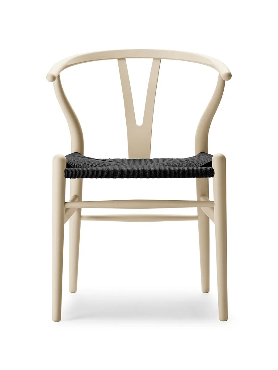 Y-stol CH24 Soft Barley med sort flet af Hans J. Wegner