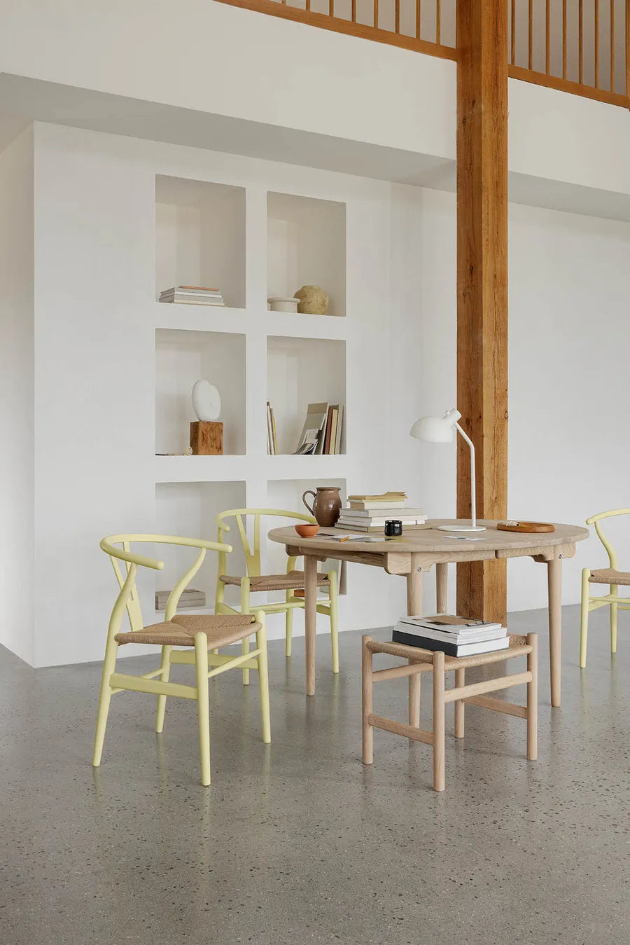 Y-stol CH24 Soft Hollyhock af Hans J. Wegner