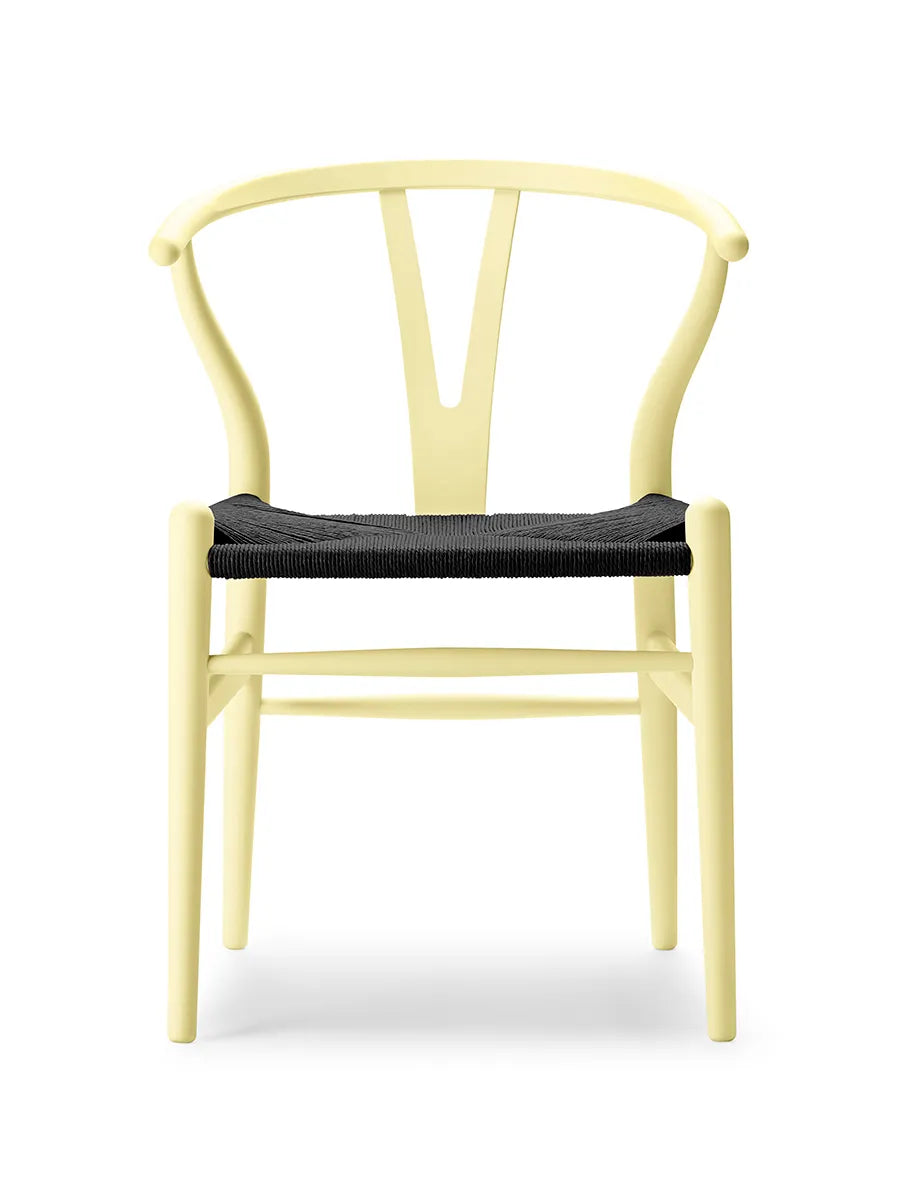Y-stol CH24 Soft Hollyhock med sort flet af Hans J. Wegner