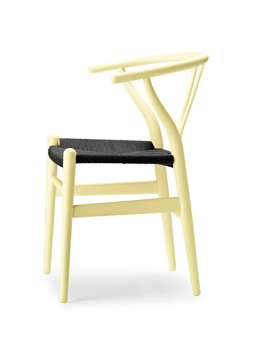 Y-stol CH24 Soft Hollyhock med sort flet af Hans J. Wegner