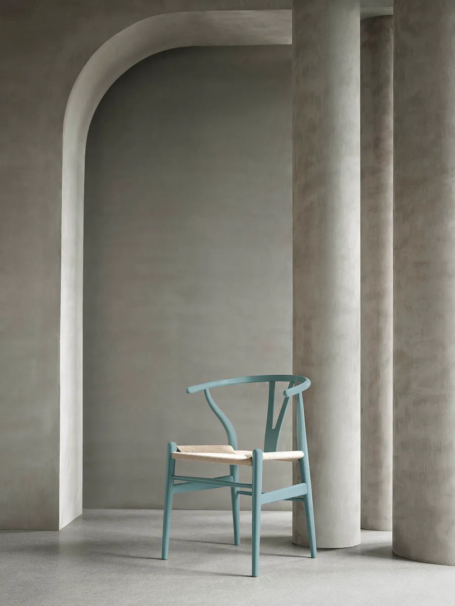 Y-stol CH24 Soft Pewter af Hans J. Wegner