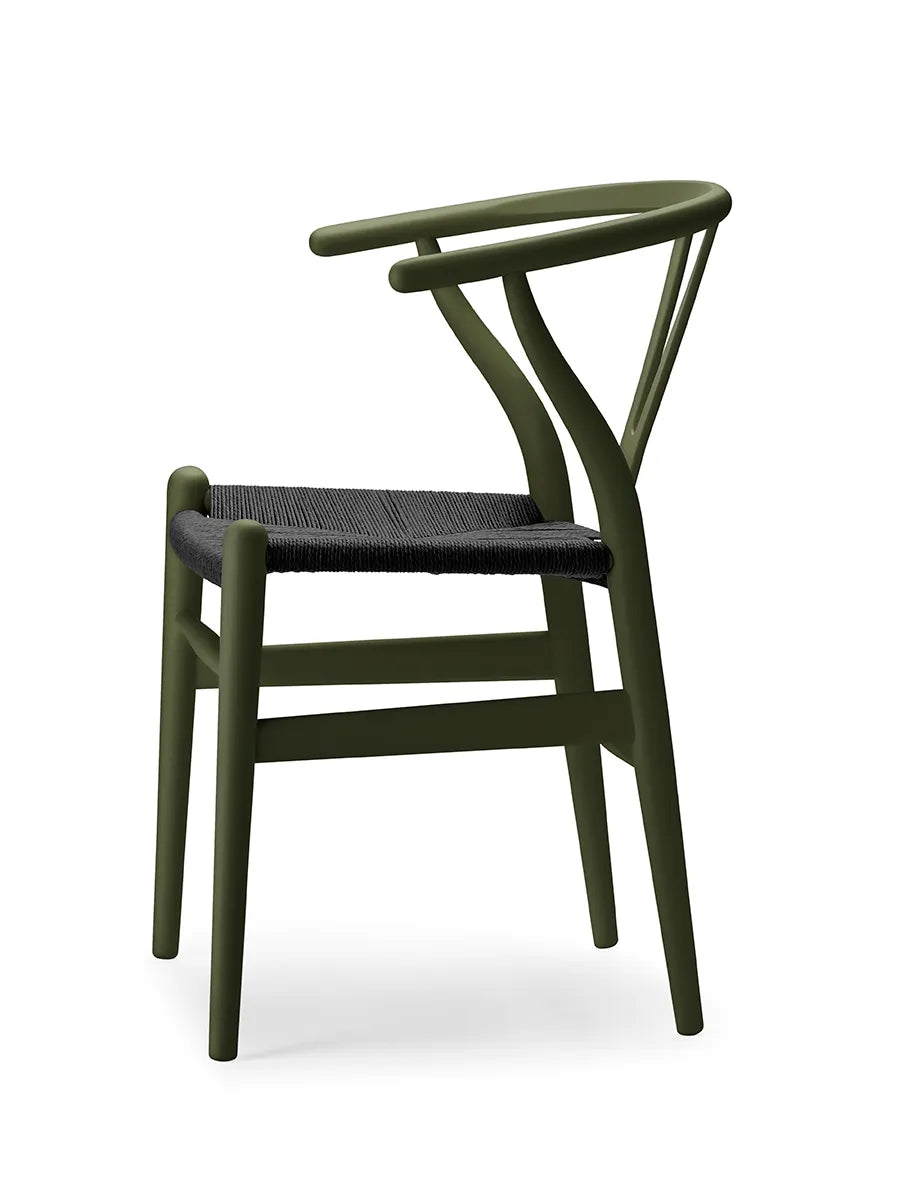 Y-stol CH24 Soft Seaweed med sort flet af Hans J. Wegner