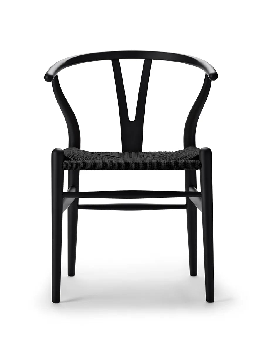 Y-stol CH24 Soft Black med sort flet af Hans J. Wegner