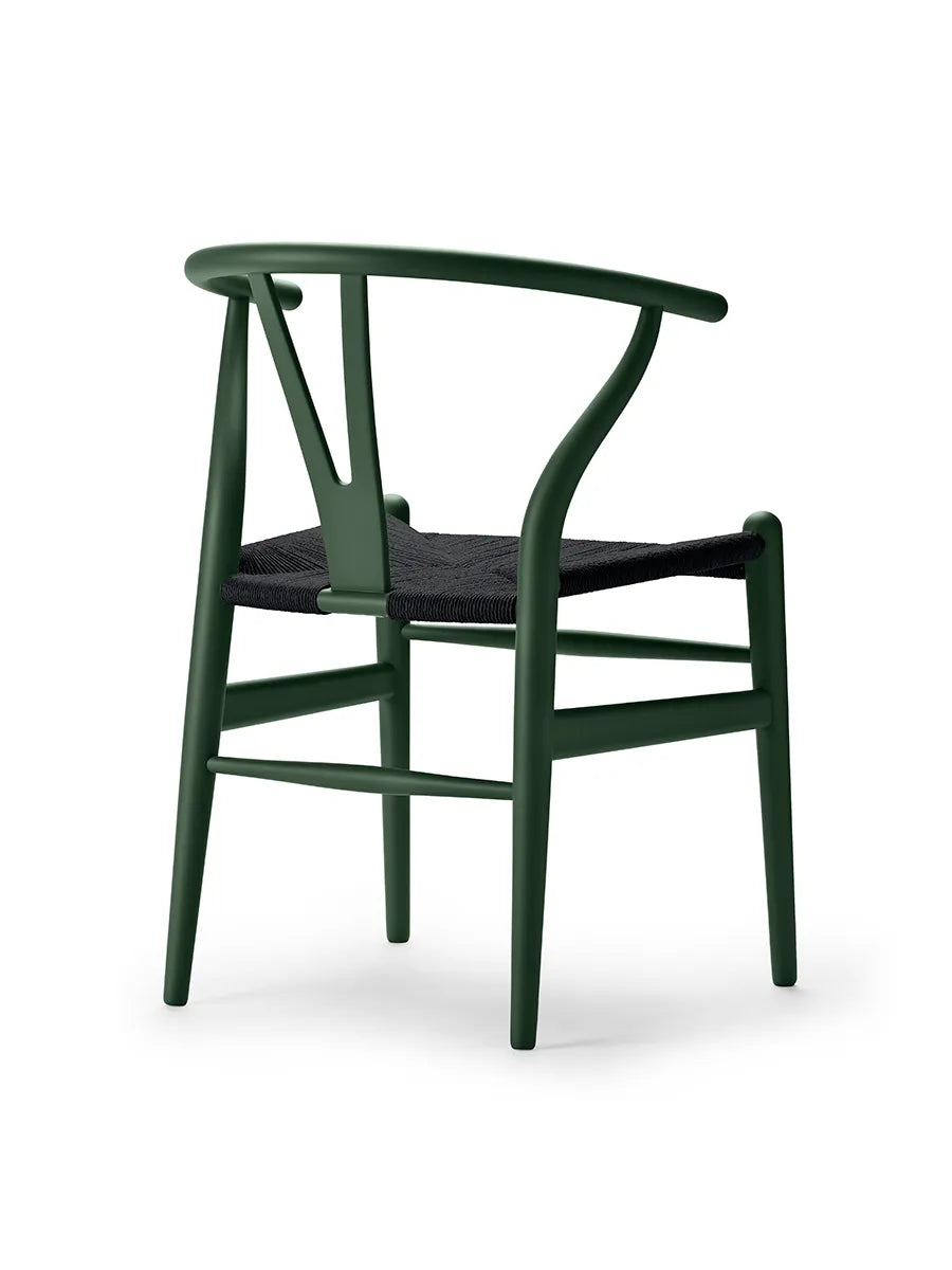 Y-stol CH24 Soft Green med sort flet af Hans J. Wegner