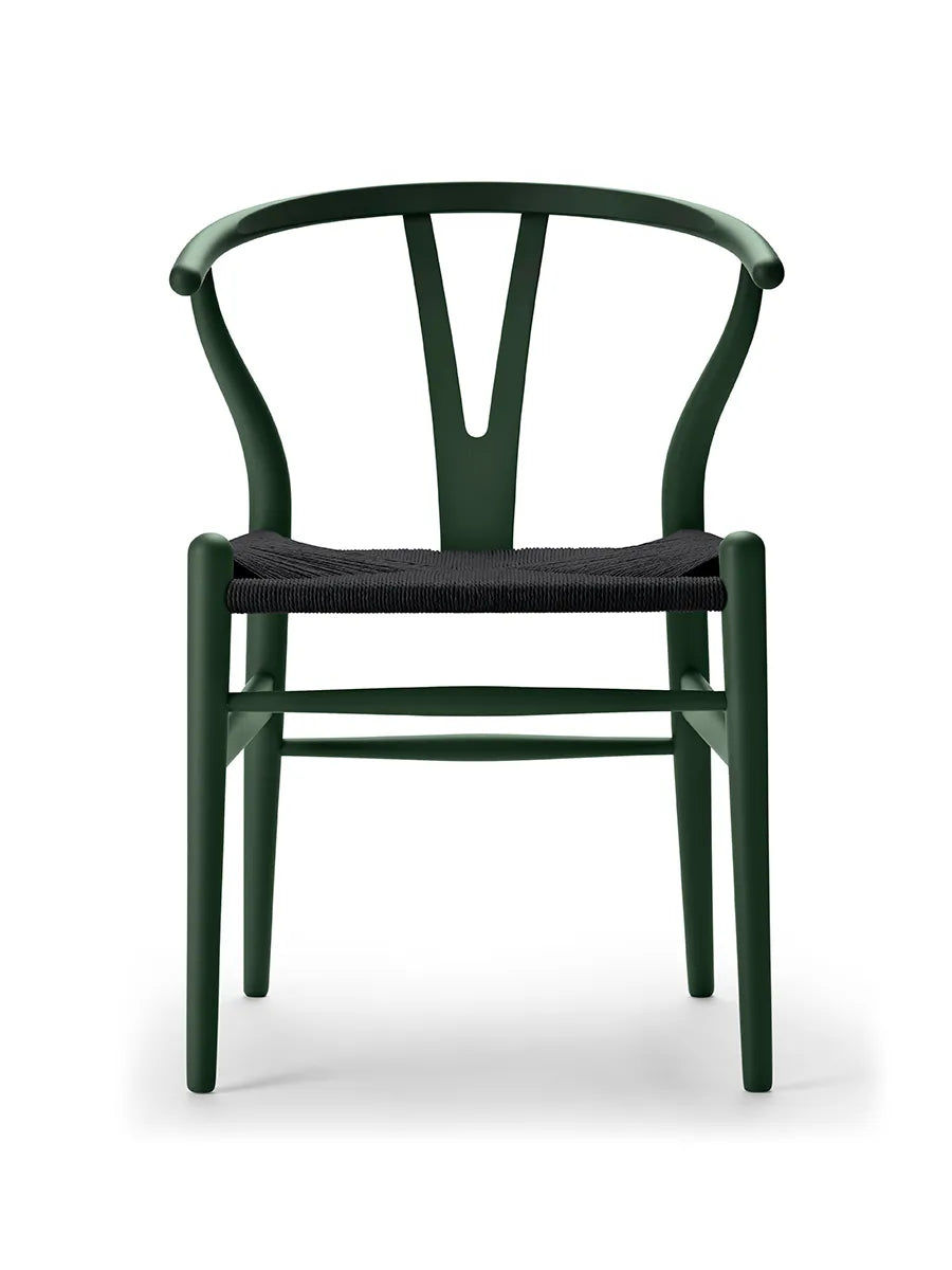 Y-stol CH24 Soft Green med sort flet af Hans J. Wegner
