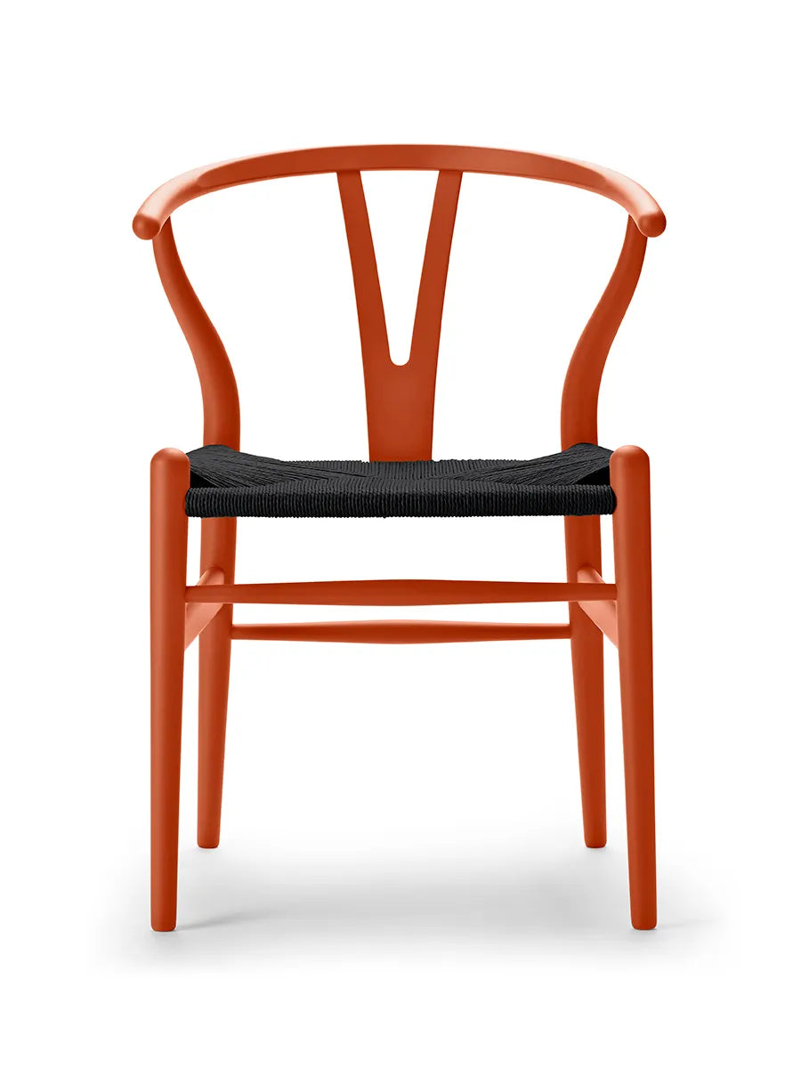 Y-stol CH24 Soft Orange Red med sort flet af Hans J. Wegner