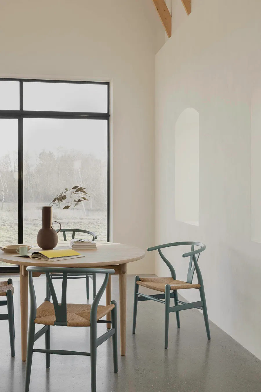 Y-stol CH24 Soft Pewter af Hans J. Wegner