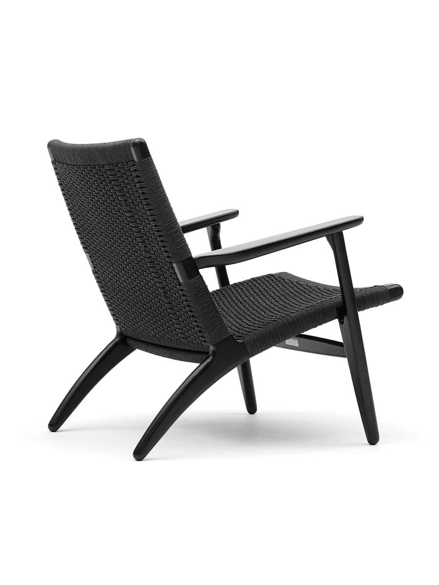 CH25 Loungestol, eg sortmalet med sort flet af Hans J. Wegner