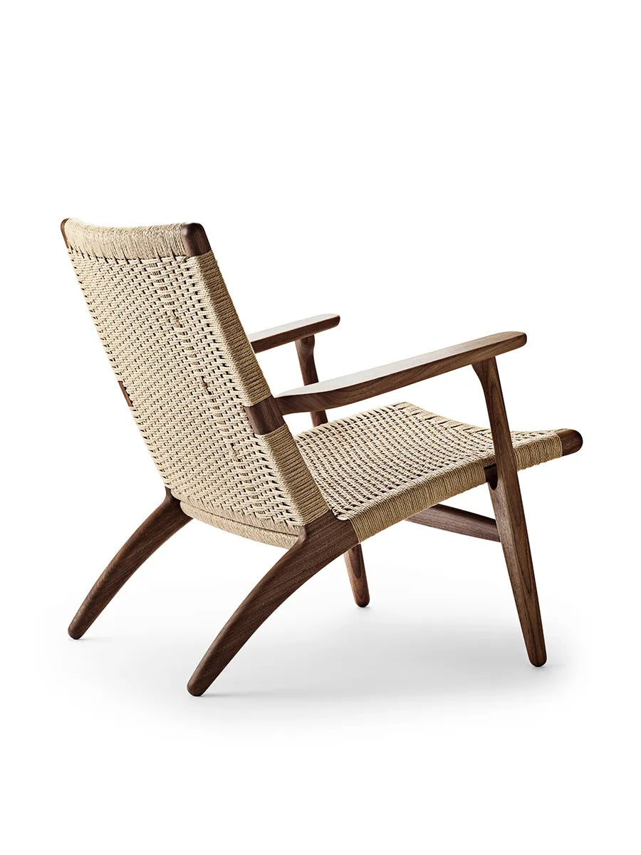 CH25 Loungestol, valnød olie af Hans J. Wegner
