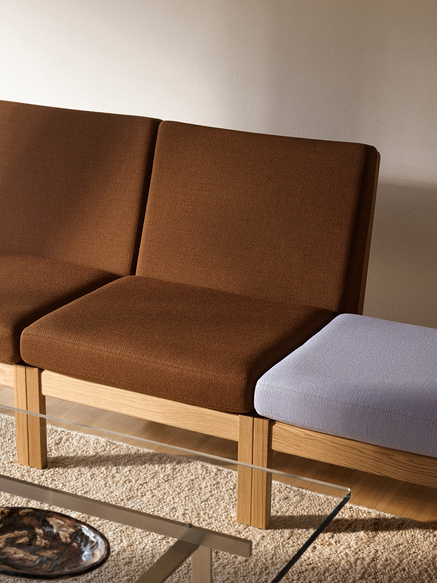 CH280F Skammel af Hans J. Wegner