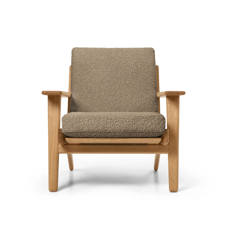 CH290 loungestol af Hans J. Wegner - Olieret eg - Bute Storr 8006 Natural - Jacobsen Plus